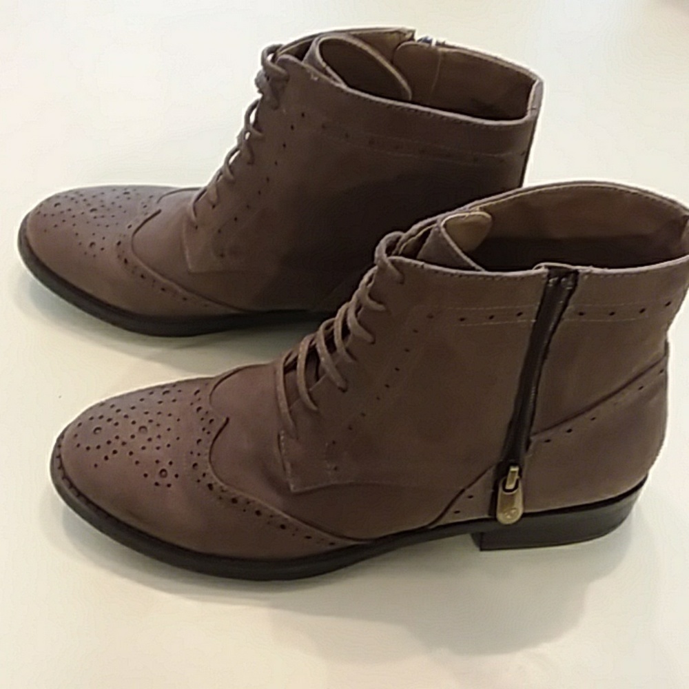 Adrienne vittadini size 7.5 Brown zip up boots - Picture 6 of 9